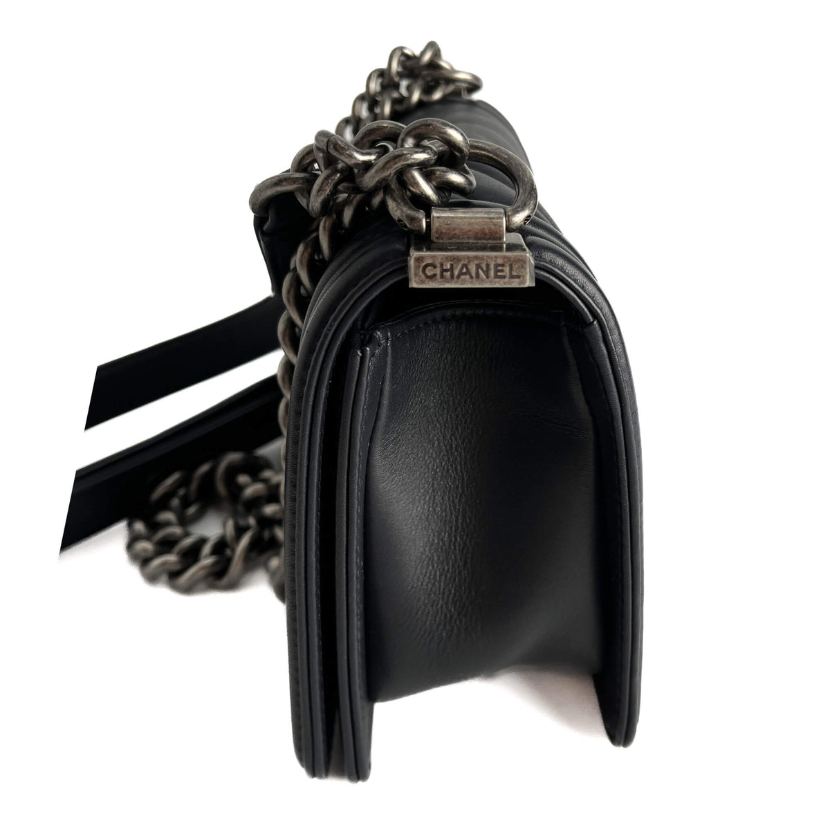 Second hand Chanel Boy Small Chevron Leather Flap Bag Navy - Tabita Bags