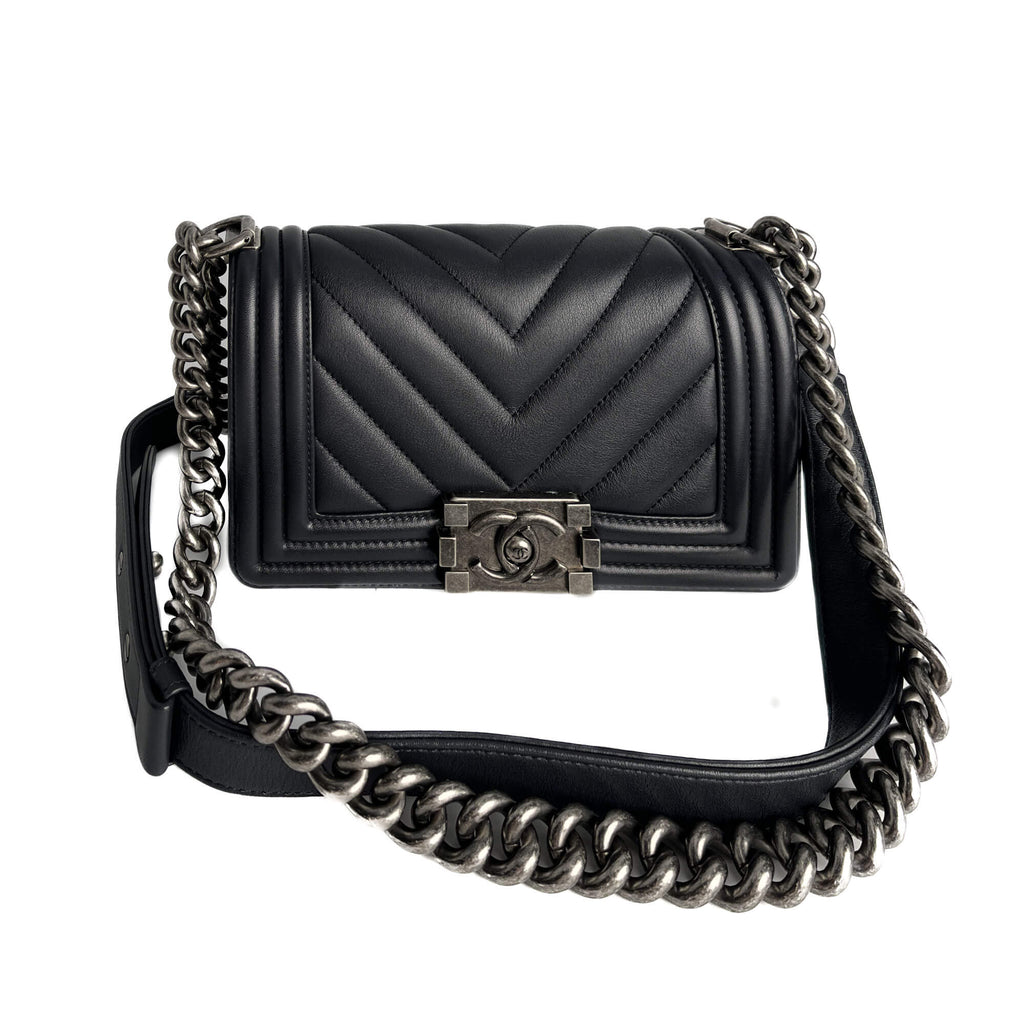 Second hand Chanel Boy Small Chevron Leather Flap Bag Navy - Tabita Bags