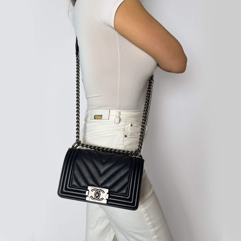 Second hand Chanel Boy Small Chevron Leather Flap Bag Navy - Tabita Bags