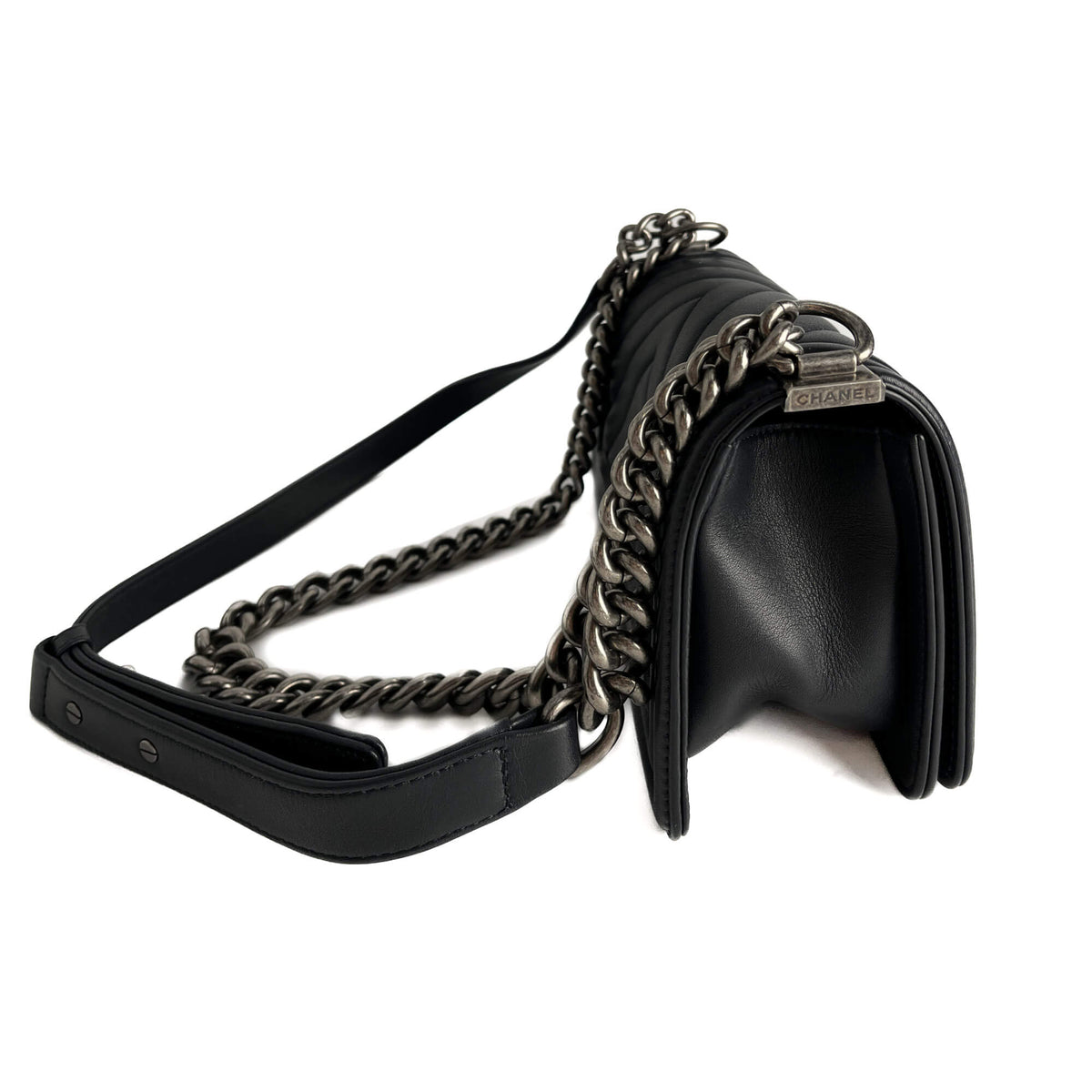 Second hand Chanel Boy Small Chevron Leather Flap Bag Navy - Tabita Bags
