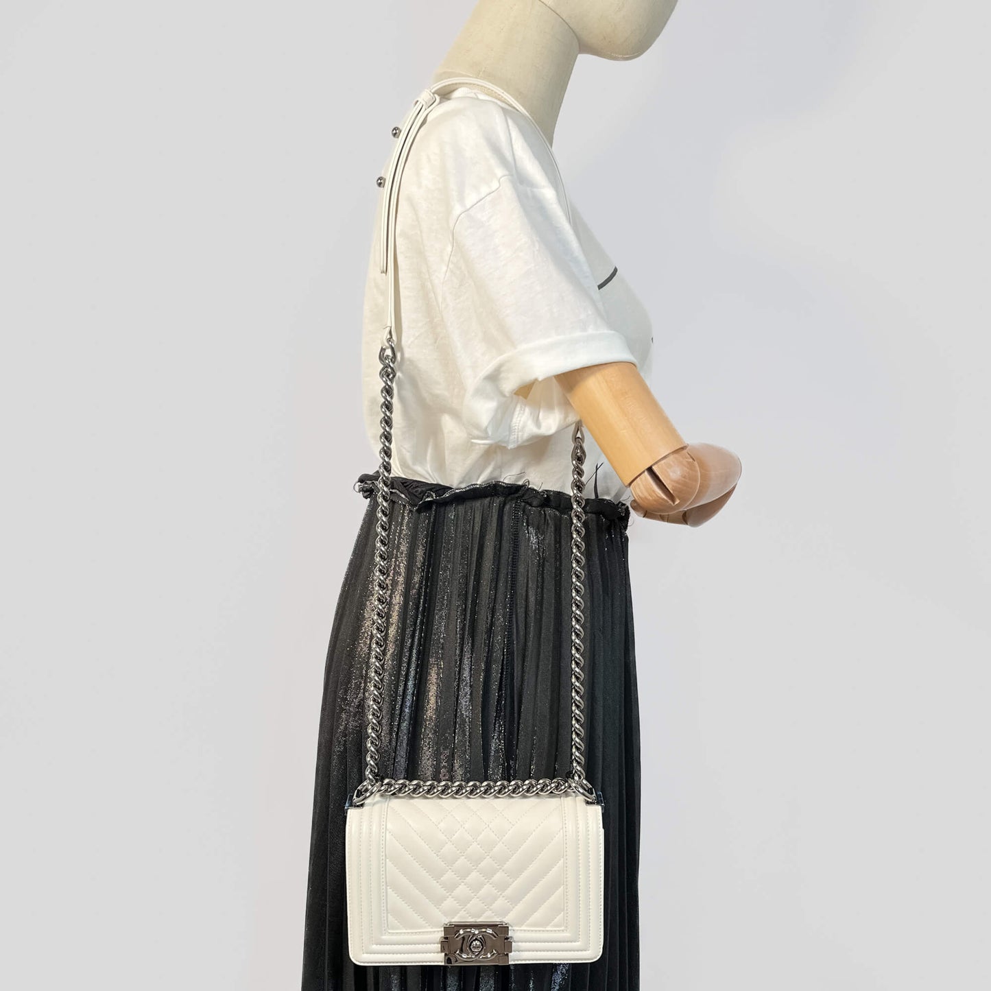 Second hand Chanel Boy Small Chevron Leather Flap Bag White - Tabita Bags