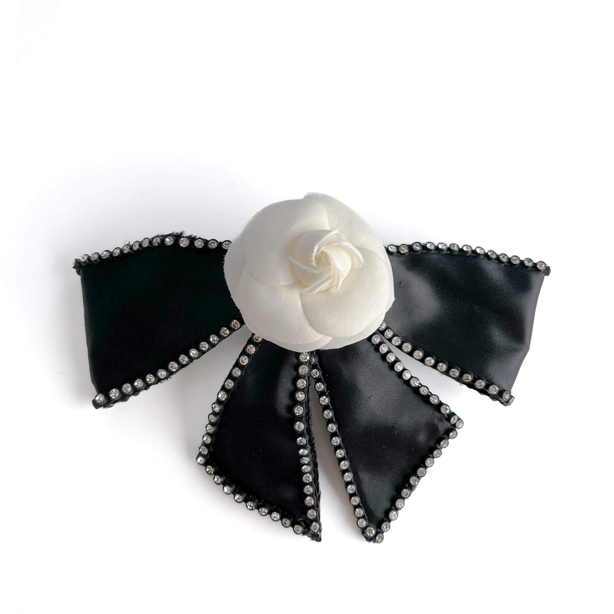 Second hand Chanel Camellia Silk Hair Accessory Bicolor - Tabita Bags