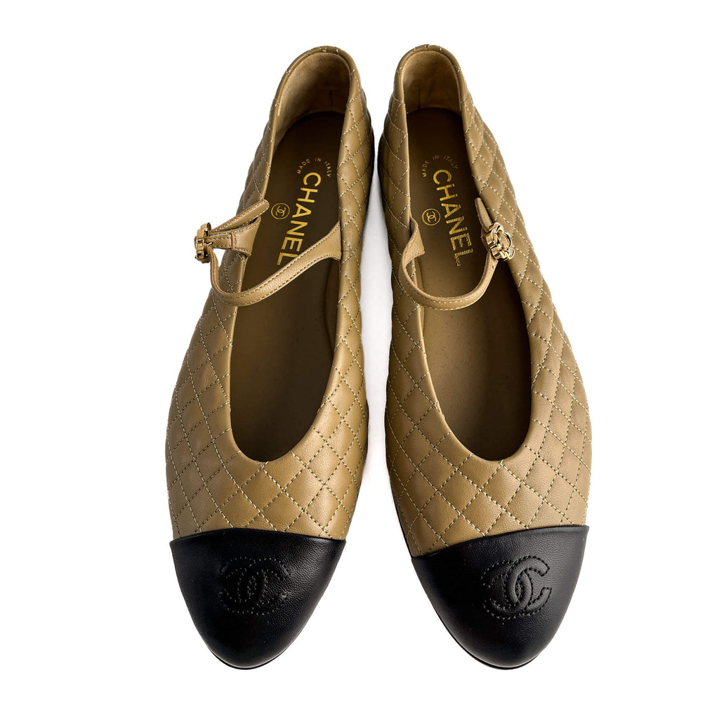 Second hand Chanel Cap - Toe Calfskin Leather Quilted Ballet Flats Bicolor - Tabita Bags