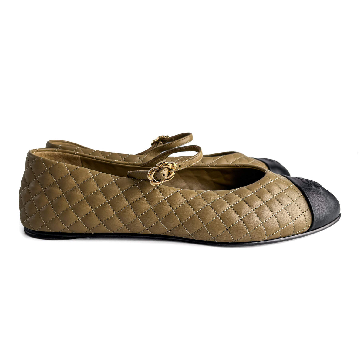 Second hand Chanel Cap - Toe Calfskin Leather Quilted Ballet Flats Bicolor - Tabita Bags