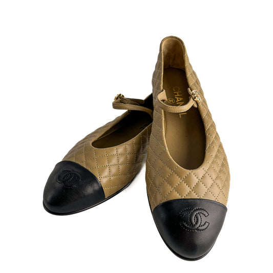 Second hand Chanel Cap - Toe Calfskin Leather Quilted Ballet Flats Bicolor - Tabita Bags