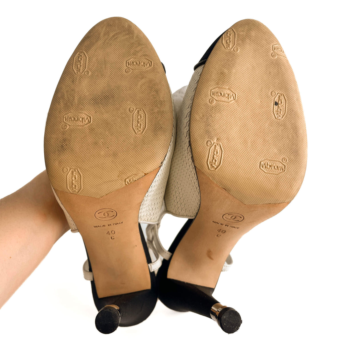 Second hand Chanel Cap - Toe Leather High Heel Pump 40 C Beige & Black - Tabita Bags