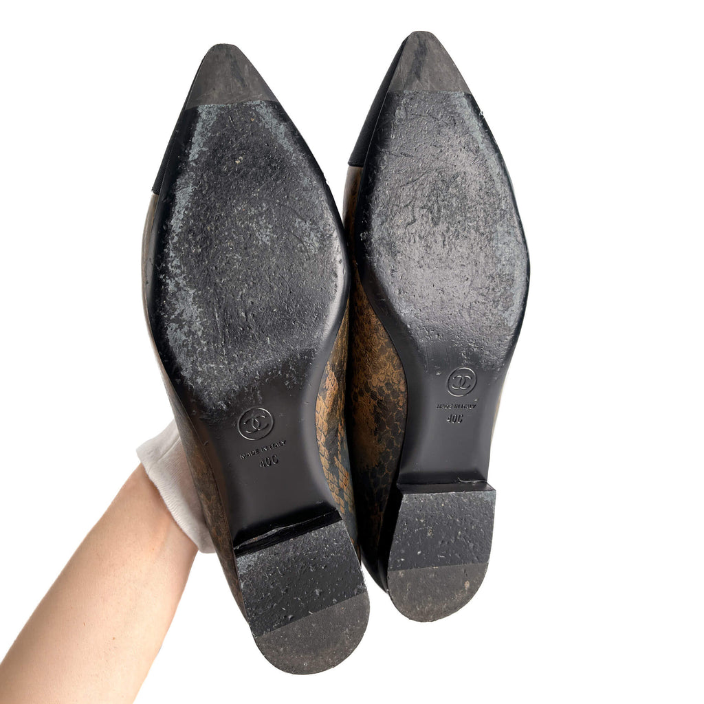 Second hand Chanel Cap - Toe Leather Printed Ballet Flats 40C Metallic Snake - Tabita Bags