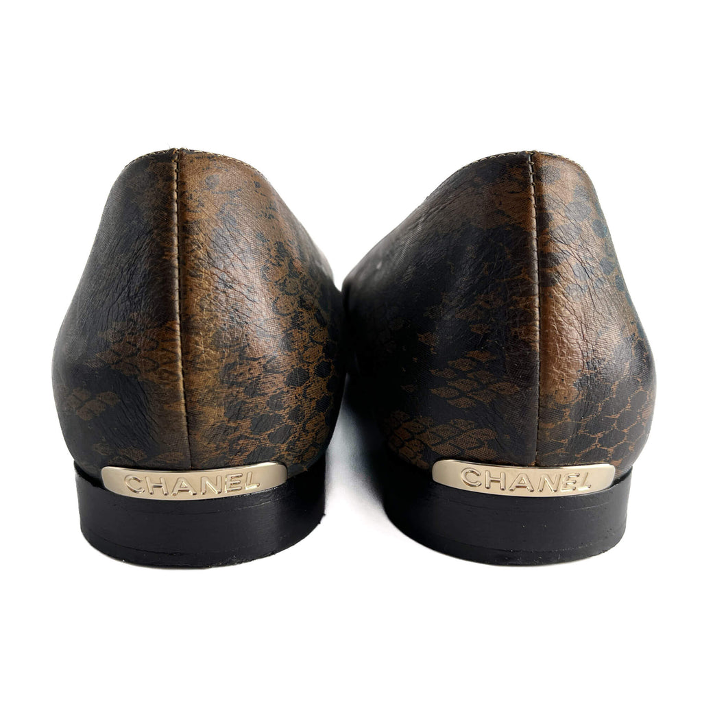 Second hand Chanel Cap - Toe Leather Printed Ballet Flats 40C Metallic Snake - Tabita Bags