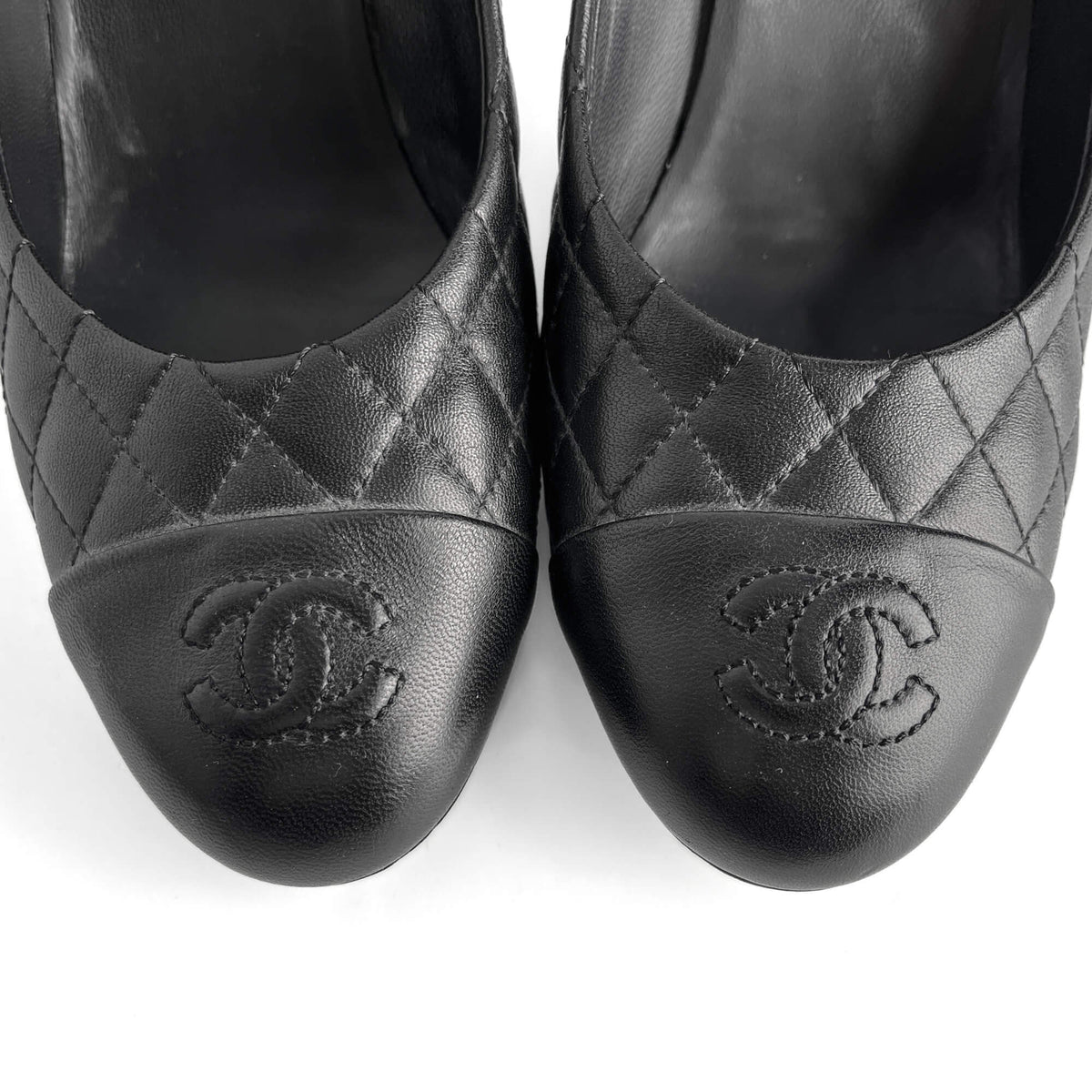 Second hand Chanel Cap - Toe Matelassè Leather High Heel Pump 39 1/2 C Black - Tabita Bags