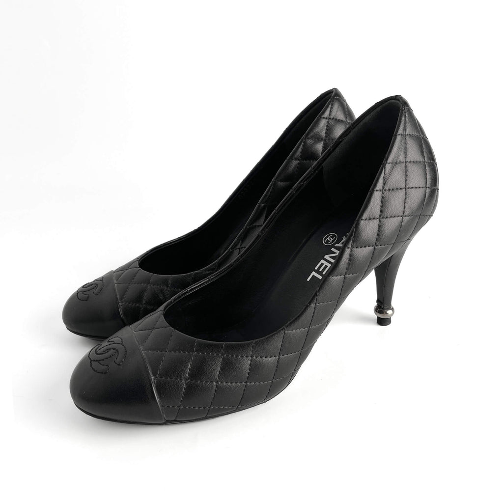 Second hand Chanel Cap - Toe Matelassè Leather High Heel Pump 39 1/2 C Black - Tabita Bags