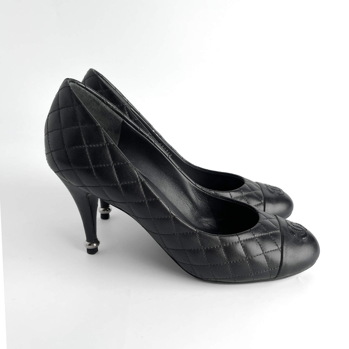 Second hand Chanel Cap - Toe Matelassè Leather High Heel Pump 39 1/2 C Black - Tabita Bags