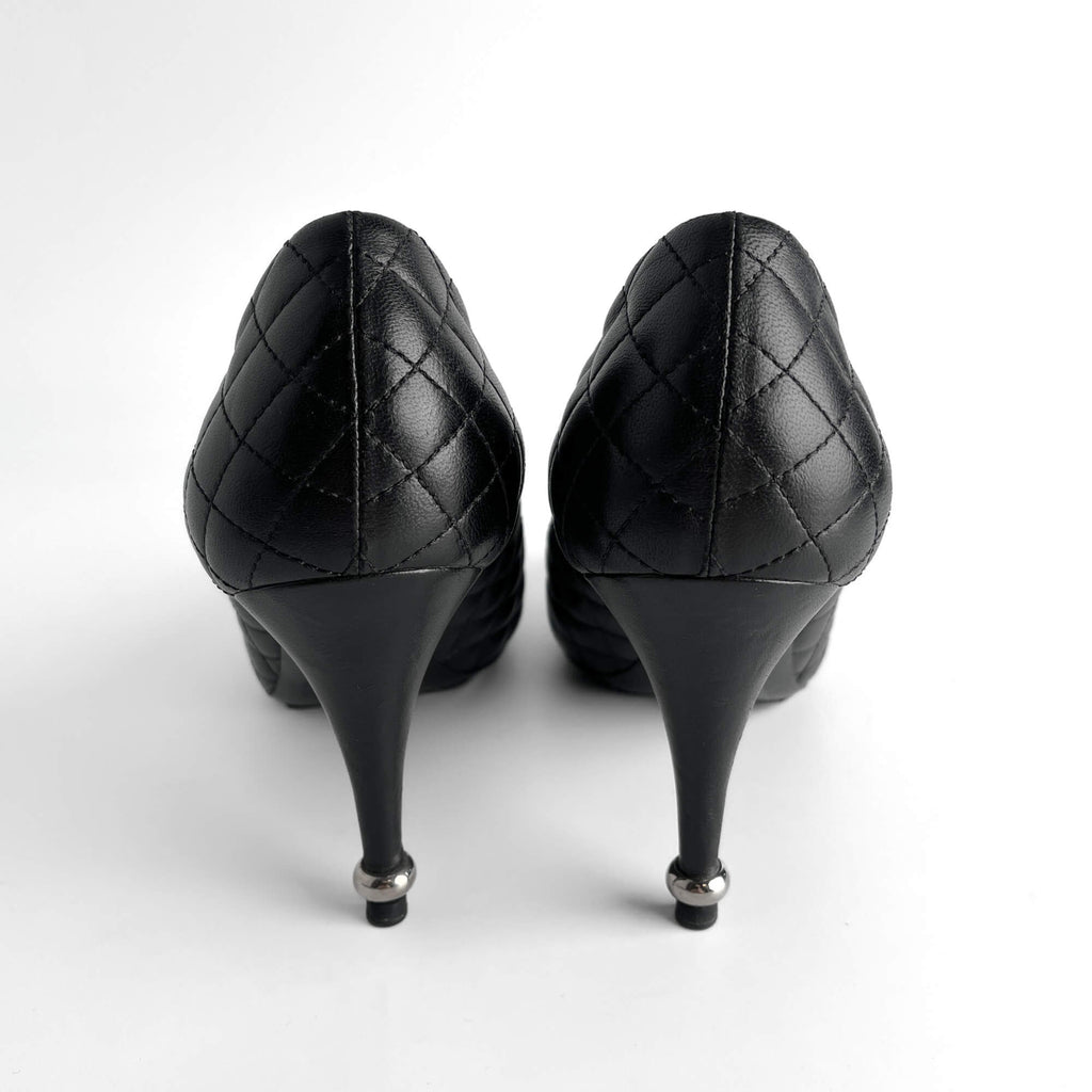 Second hand Chanel Cap - Toe Matelassè Leather High Heel Pump 39 1/2 C Black - Tabita Bags