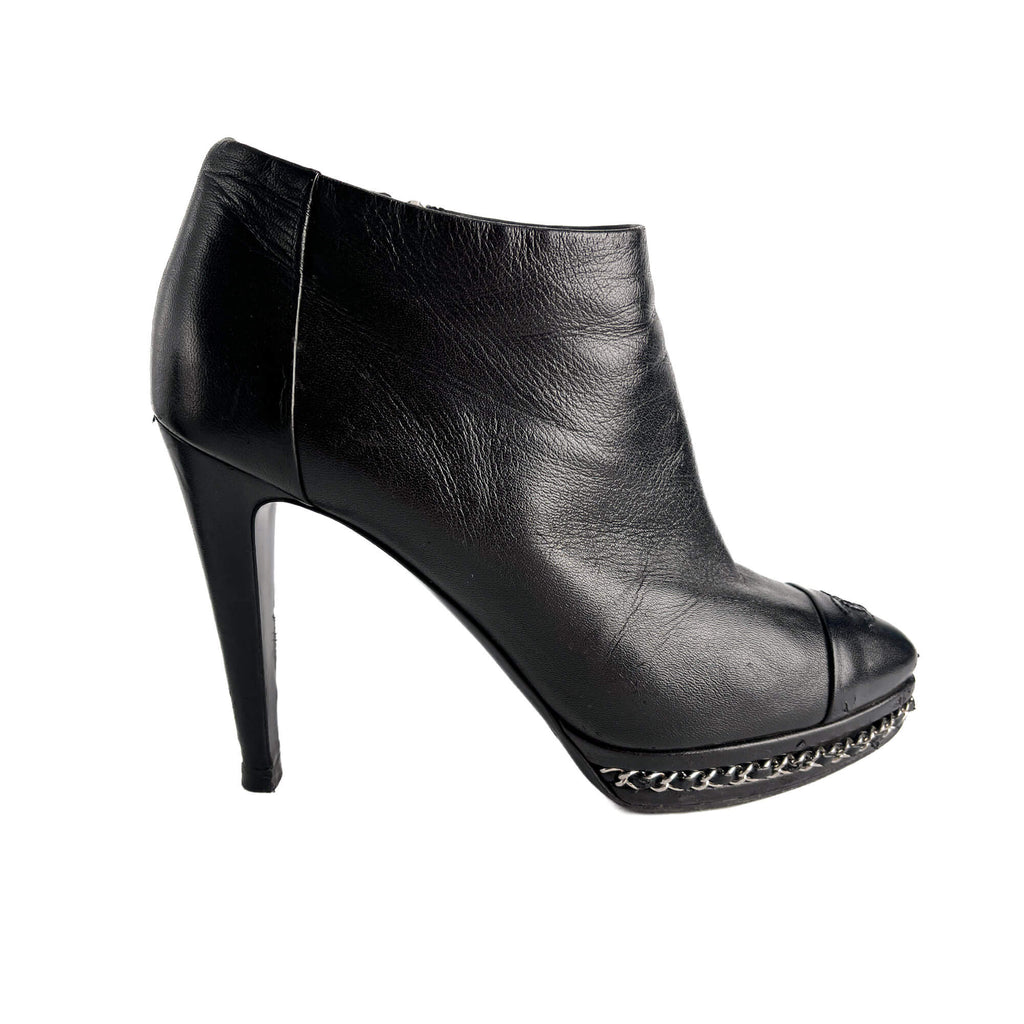 Second hand Chanel CC 110 Leather Chain Embellished Platform Ankle Boots 38.5 Black - Tabita Bags
