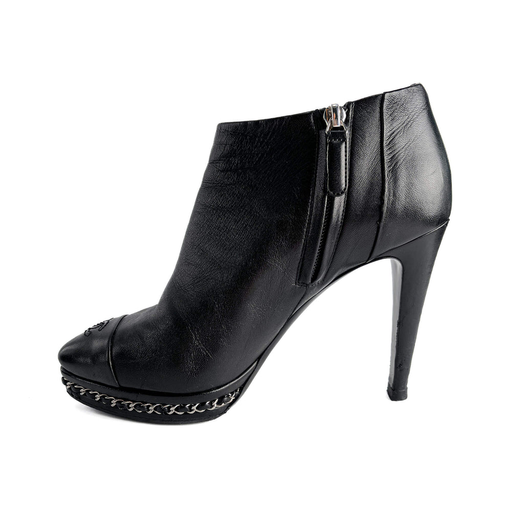 Second hand Chanel CC 110 Leather Chain Embellished Platform Ankle Boots 38.5 Black - Tabita Bags