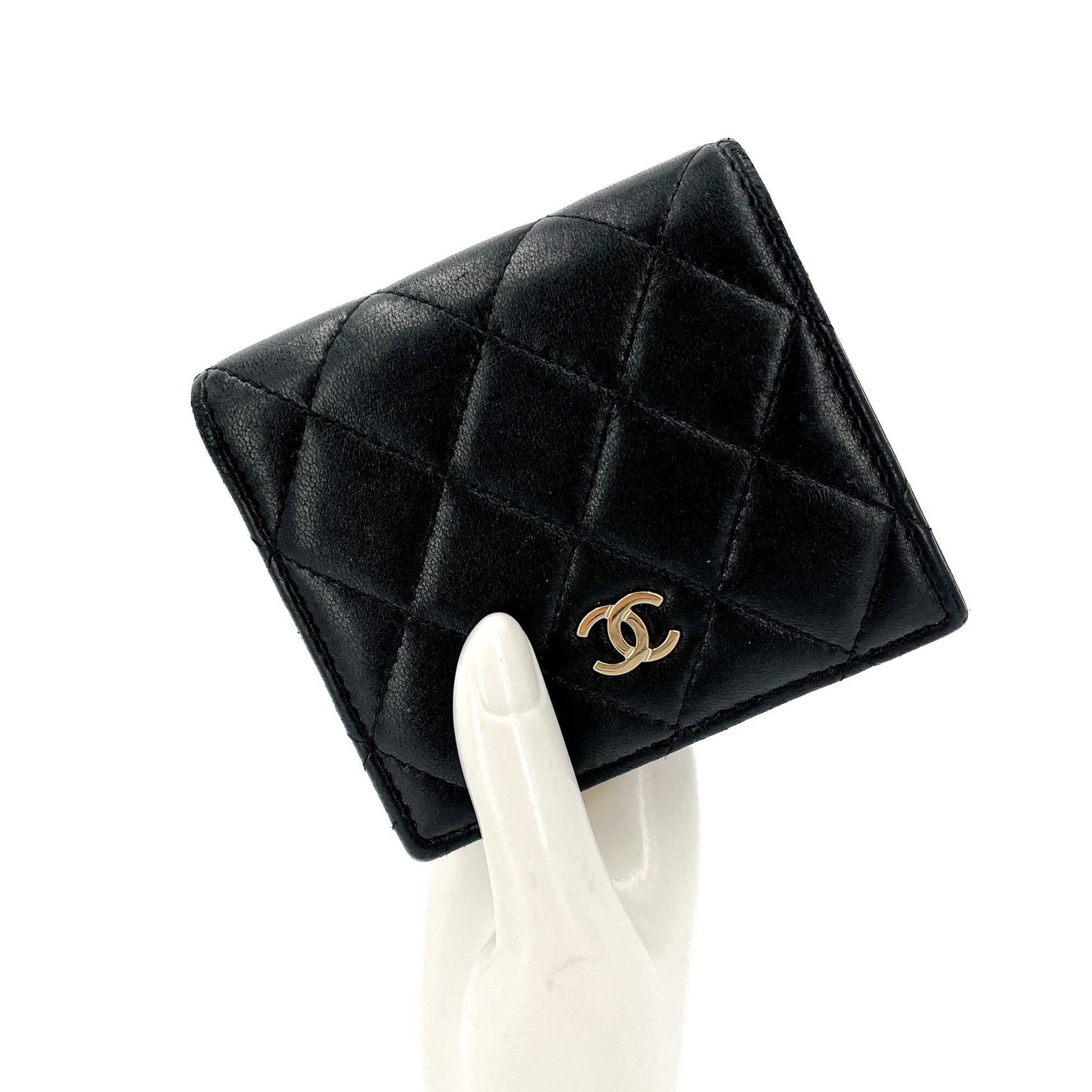 Second hand Chanel CC Lambskin Leather Cards Holder Black - Tabita Bags