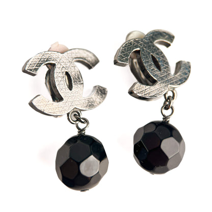 Second hand Chanel CC Metal & Bead - embellished PCO Earrings Black - Tabita Bags