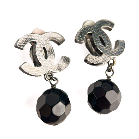 Second hand Chanel CC Metal & Bead - embellished PCO Earrings Black - Tabita Bags