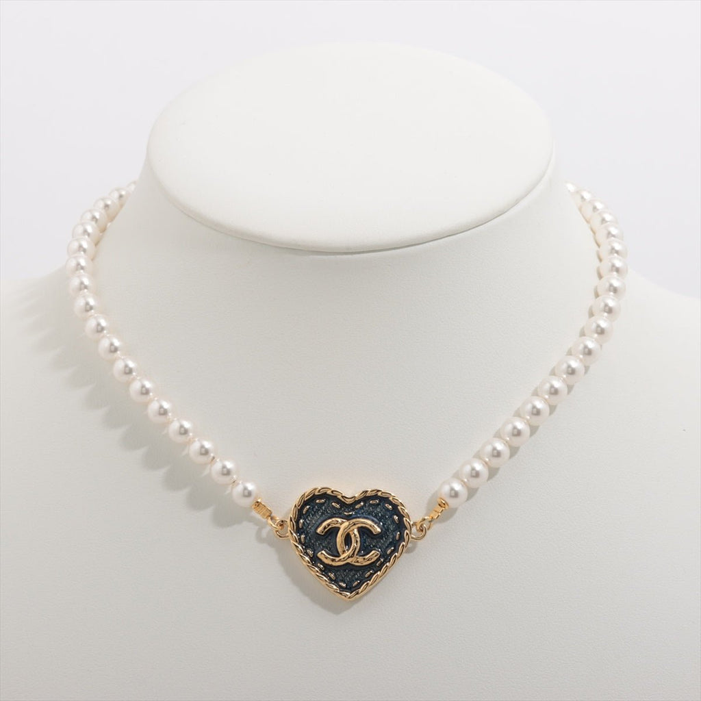 Second hand Chanel CC Metal Necklace Heart and Pearls Gold - Tabita Bags