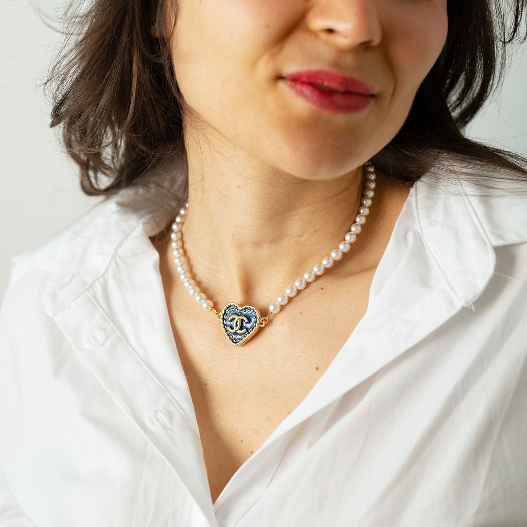 Second hand Chanel CC Metal Necklace Heart and Pearls Gold - Tabita Bags