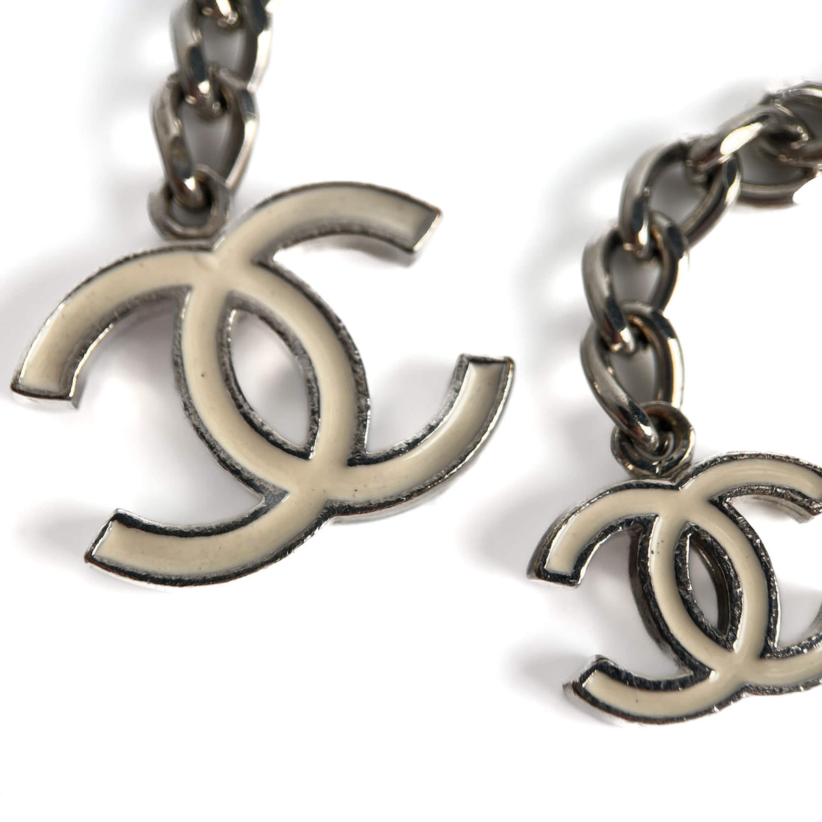 Second hand Chanel CC Metal Thin Belt 95 White - Tabita Bags