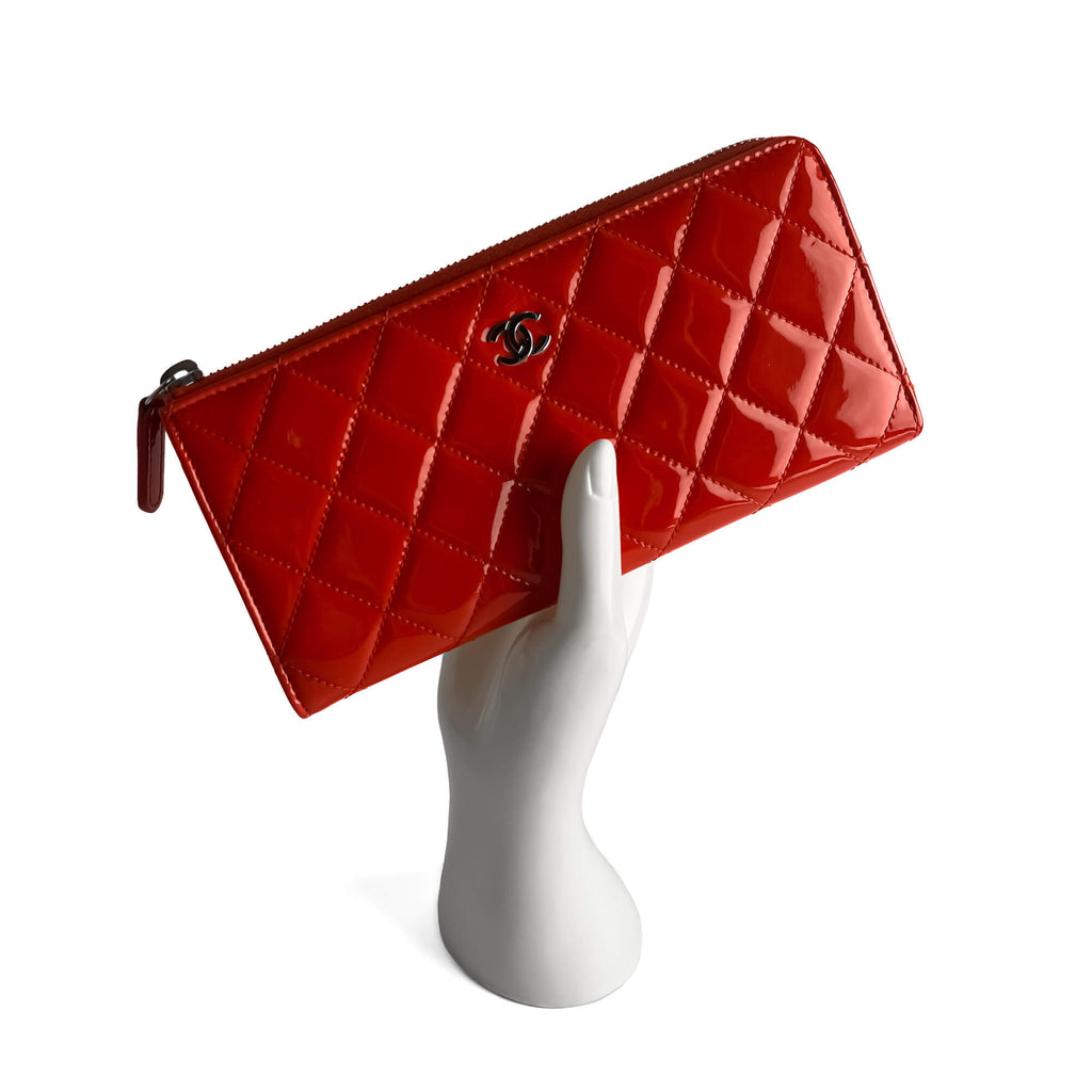 Second hand Chanel CC Quilted Patent Leather Long Zip Around Wallet Coral Red - Tabita Bags