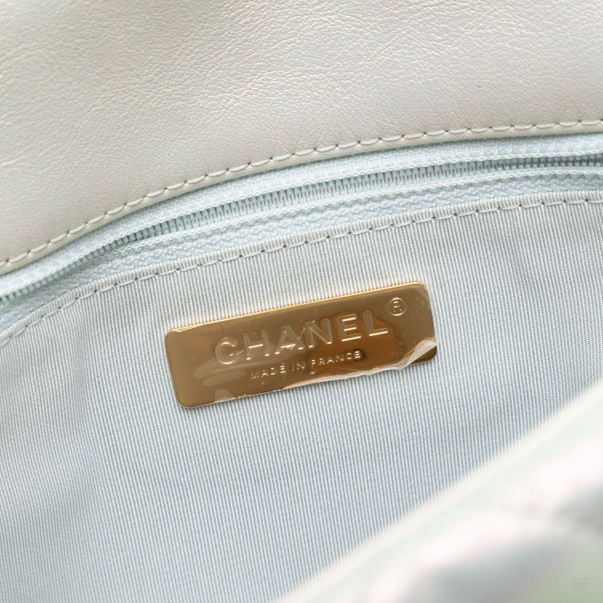 Second hand Chanel CHANEL 19 Large Lambskin Leather Matelassè Flap Handbag Iridescent Silver - Tabita Bags
