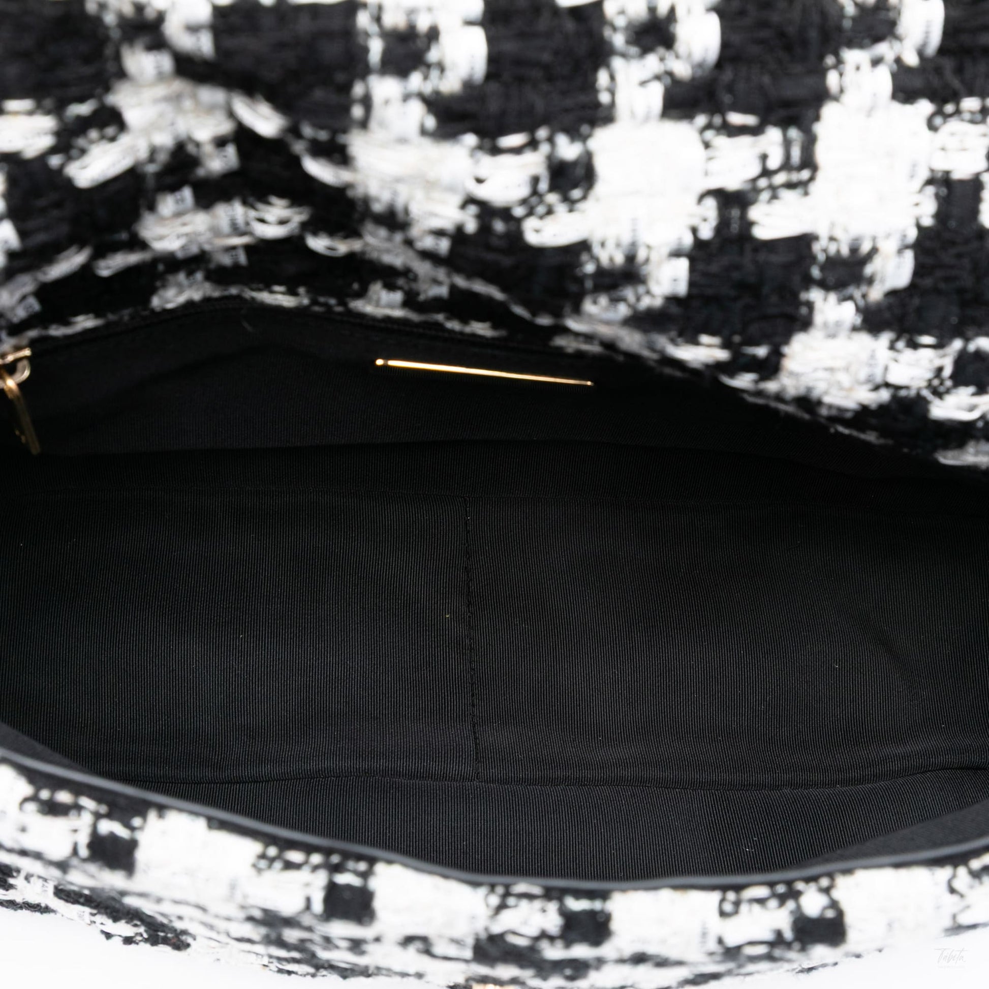 Second hand Chanel CHANEL 19 Large Tweed Matelassè Flap Handbag Bicolor - Tabita Bags