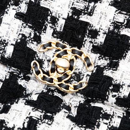 Second hand Chanel CHANEL 19 Large Tweed Matelassè Flap Handbag Bicolor - Tabita Bags