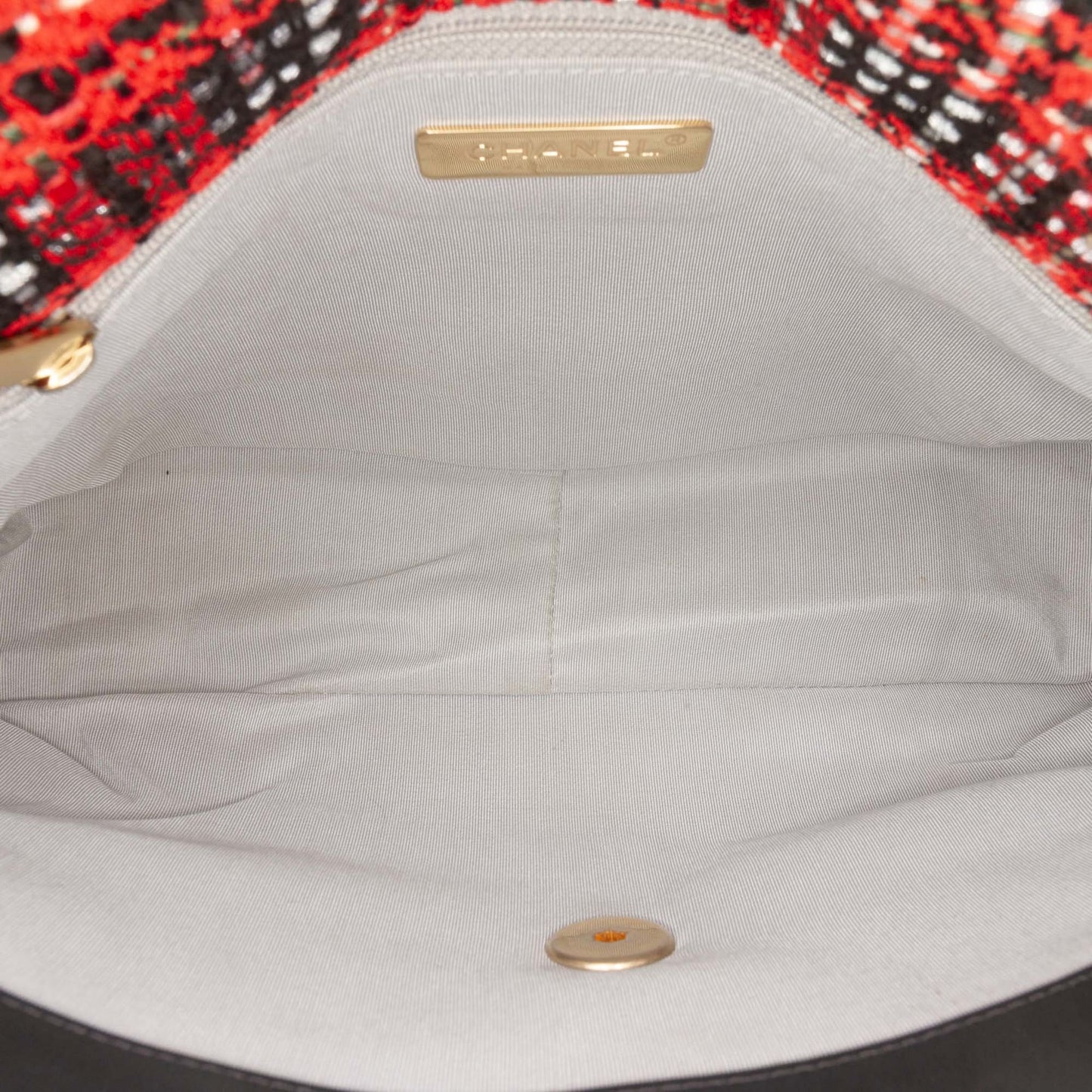 Second hand Chanel CHANEL 19 Large Tweed Matelassè Flap Handbag Red - Tabita Bags