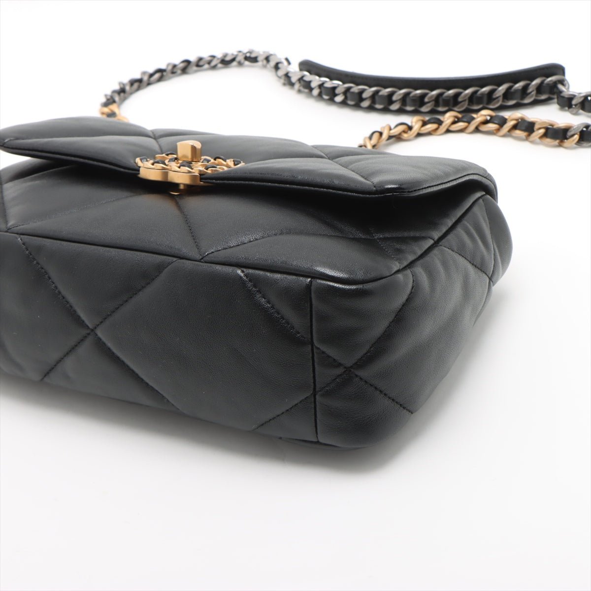 Second hand Chanel CHANEL 19 Medium Lambskin Leather Matelassè Flap Handbag Black - Tabita Bags