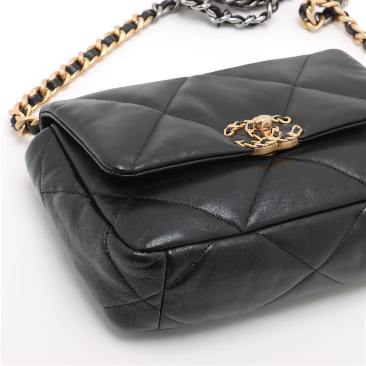 Second hand Chanel CHANEL 19 Medium Lambskin Leather Matelassè Flap Handbag Black - Tabita Bags