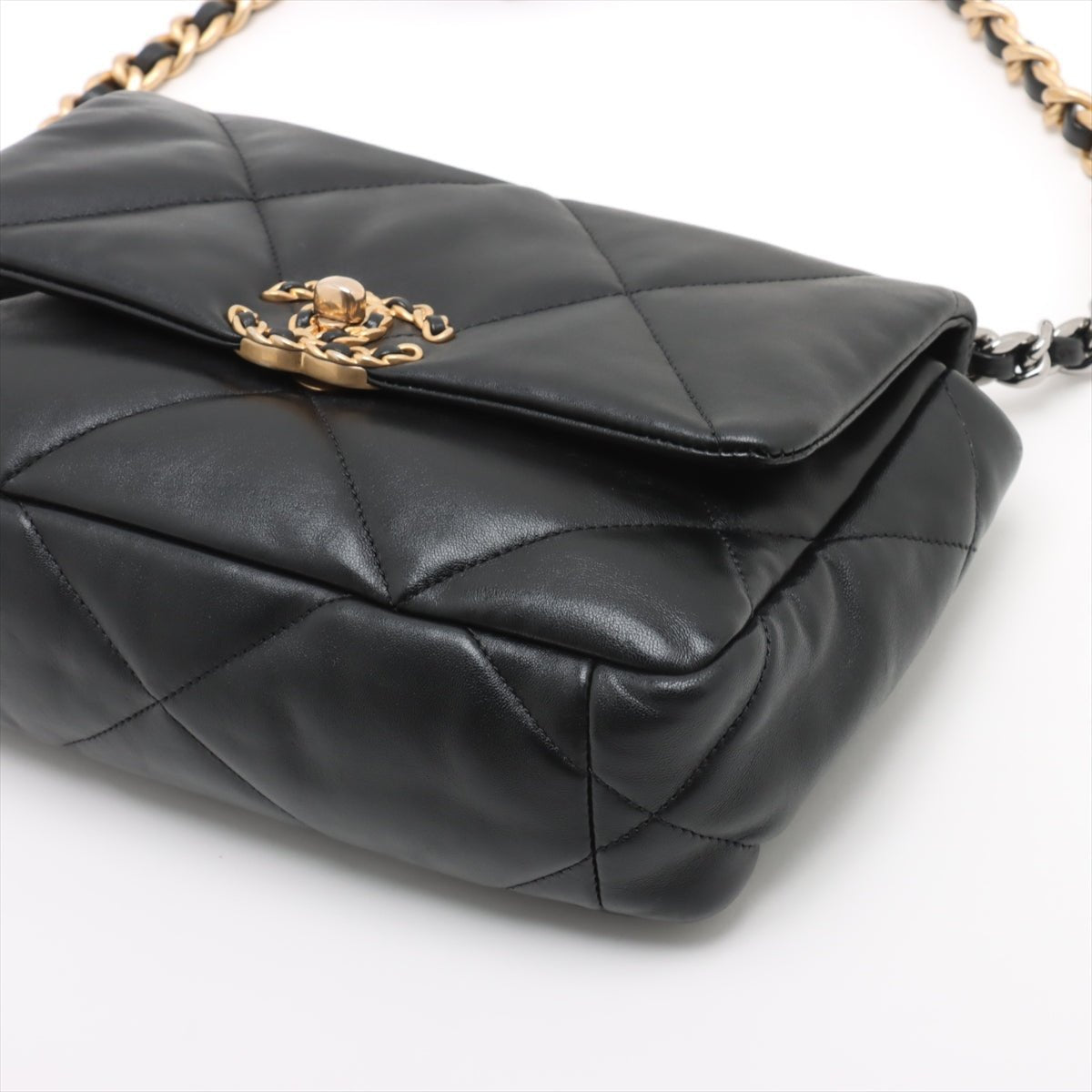 Second hand Chanel CHANEL 19 Medium Lambskin Leather Matelassè Flap Handbag Black - Tabita Bags