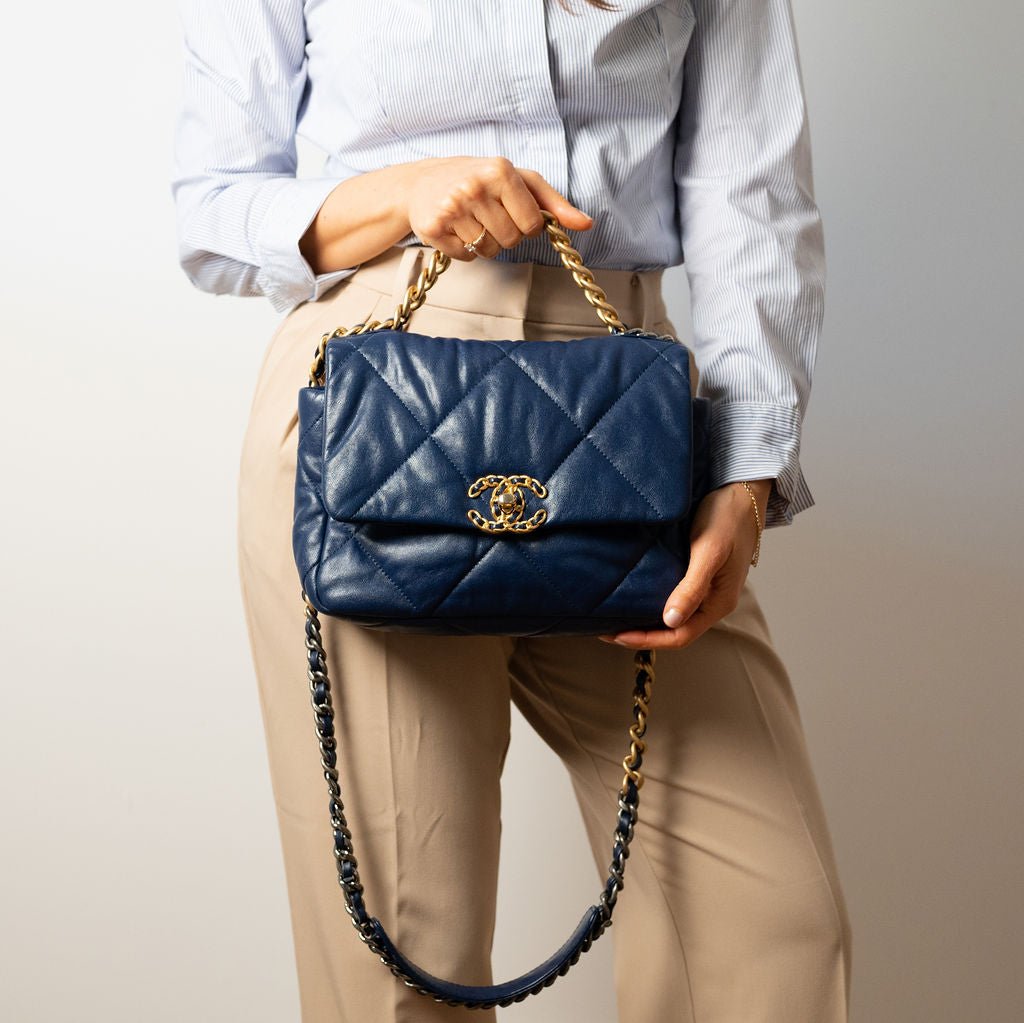 Second hand Chanel CHANEL 19 Medium Lambskin Leather Matelassè Flap Handbag Blue - Tabita Bags