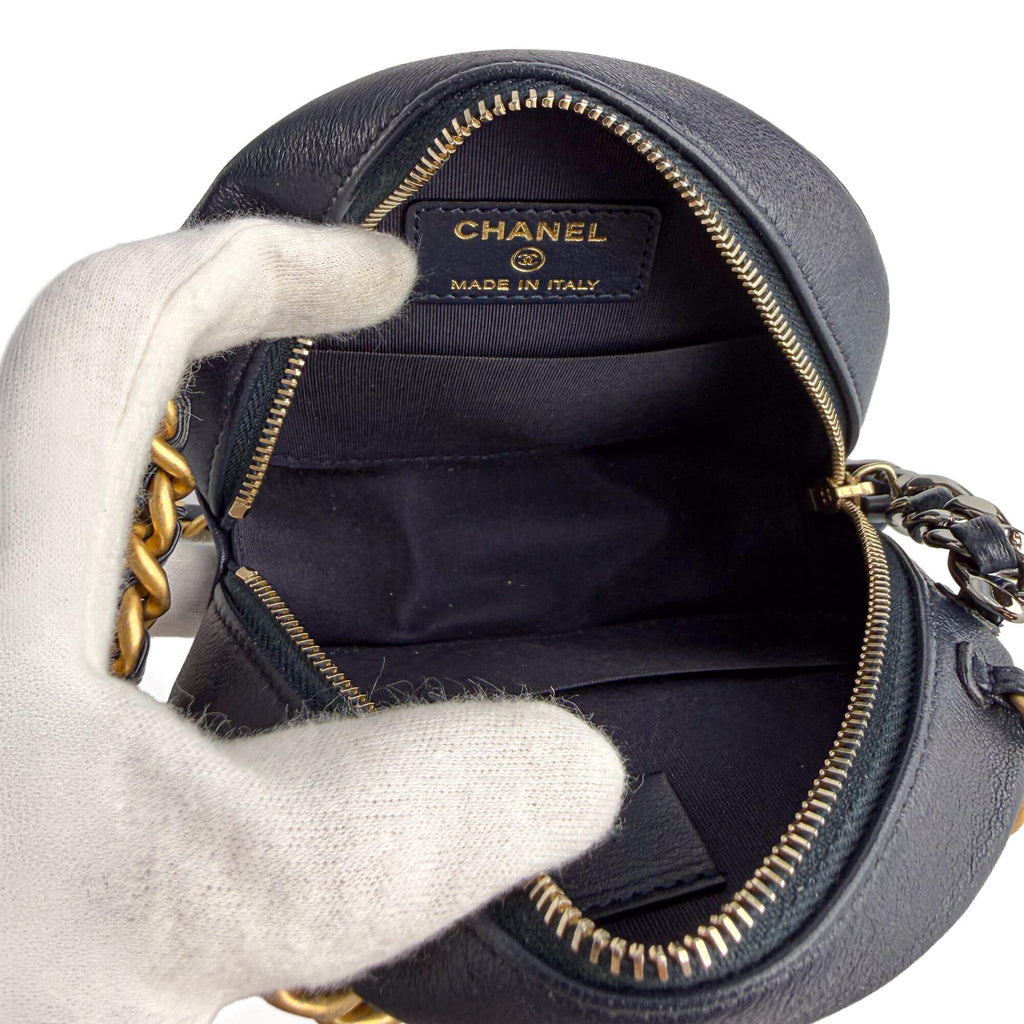 Second hand Chanel CHANEL 19 Round Lambskin Leather Matelassè Clutch With Chain Handbag Navy - Tabita Bags
