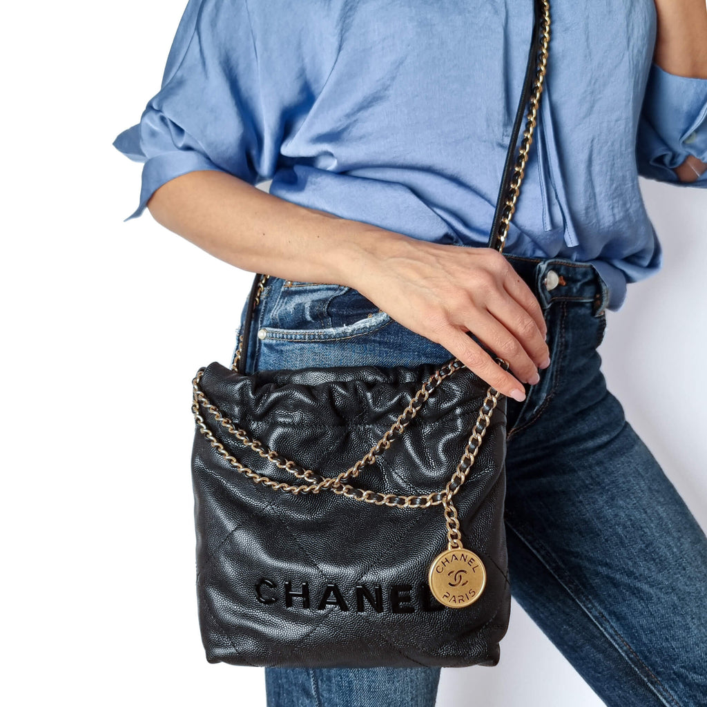 Second hand Chanel Chanel 22 Mini Leather Bucket Bag Black - Tabita Bags