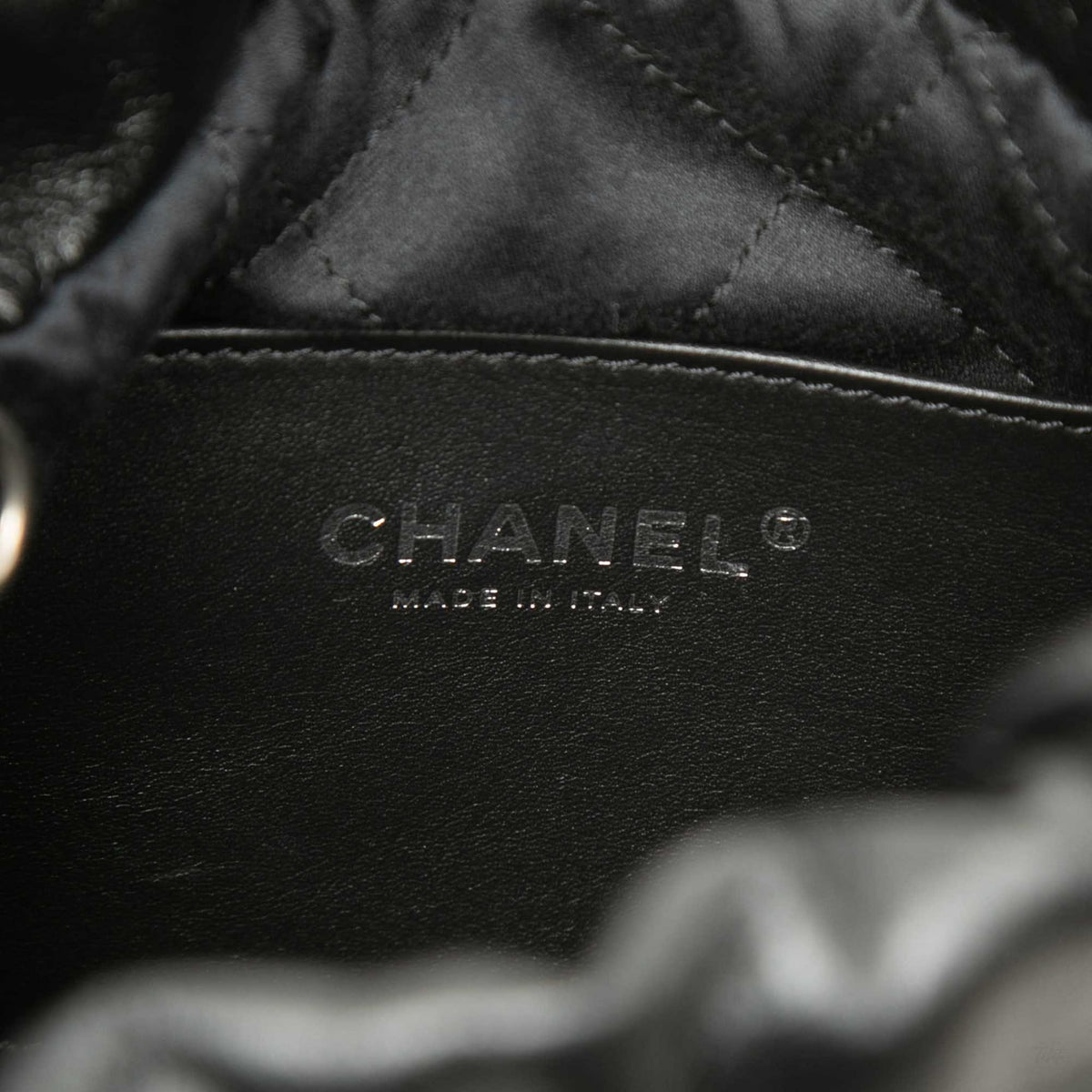 Second hand Chanel Chanel 22 Mini Leather Bucket Crossbody Black - Tabita Bags