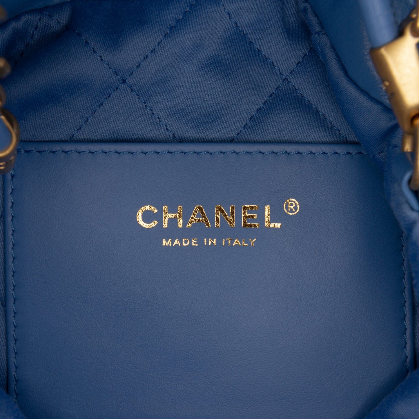 Second hand Chanel Chanel 22 Mini Leather Bucket Crossbody Blue - Tabita Bags