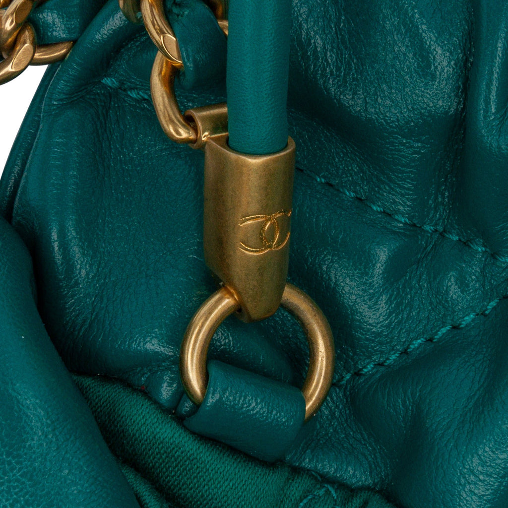 Second hand Chanel Chanel 22 Mini Leather Bucket Crossbody Green - Tabita Bags
