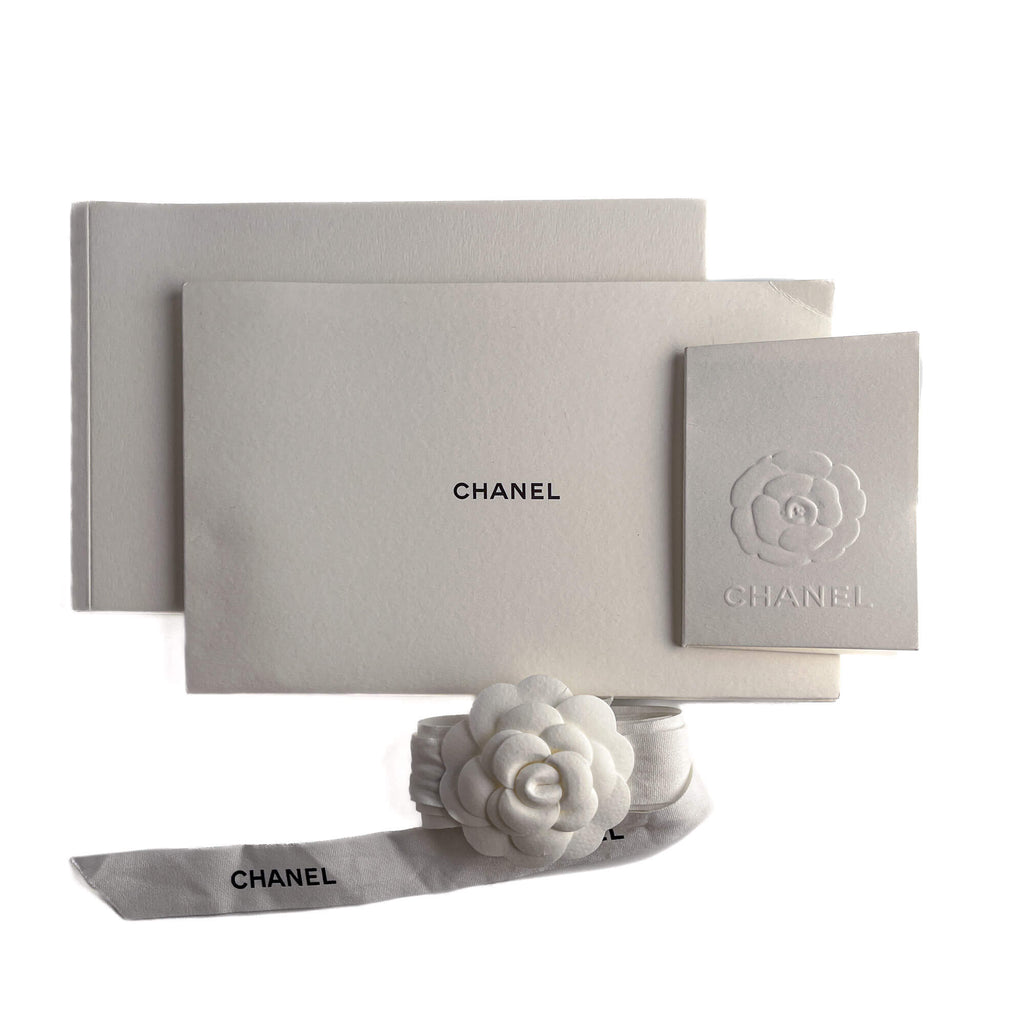 Second hand Chanel Classic Double Flap Medium Caviar Leather Matelassè Shoulder Bag 22S - Tabita Bags