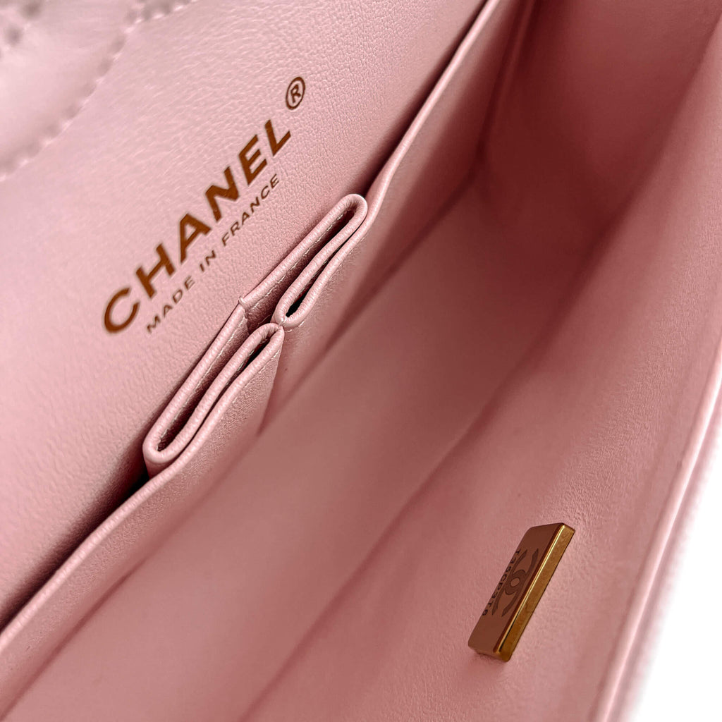 Second hand Chanel Classic Double Flap Medium Caviar Leather Matelassè Shoulder Bag 22S - Tabita Bags
