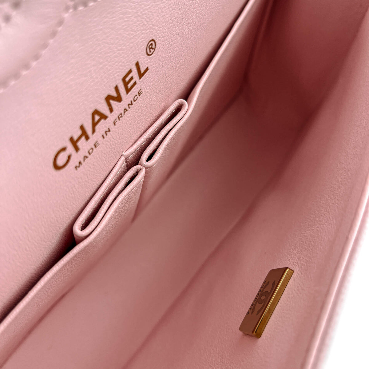 Second hand Chanel Classic Double Flap Medium Caviar Leather Matelassè Shoulder Bag 22S - Tabita Bags