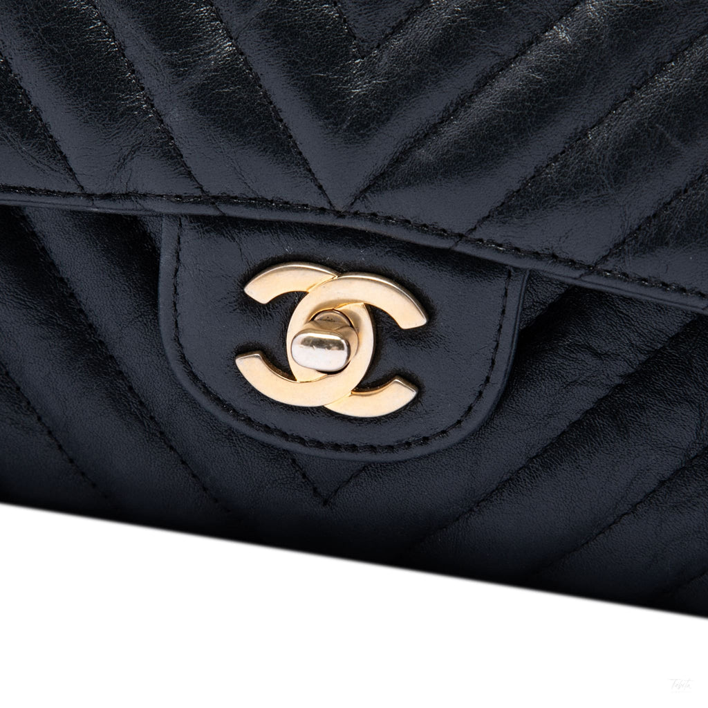 Second hand Chanel Classic Double Flap Medium Crumpled Calfskin Leather Chevron Shoulder Bag Black - Tabita Bags