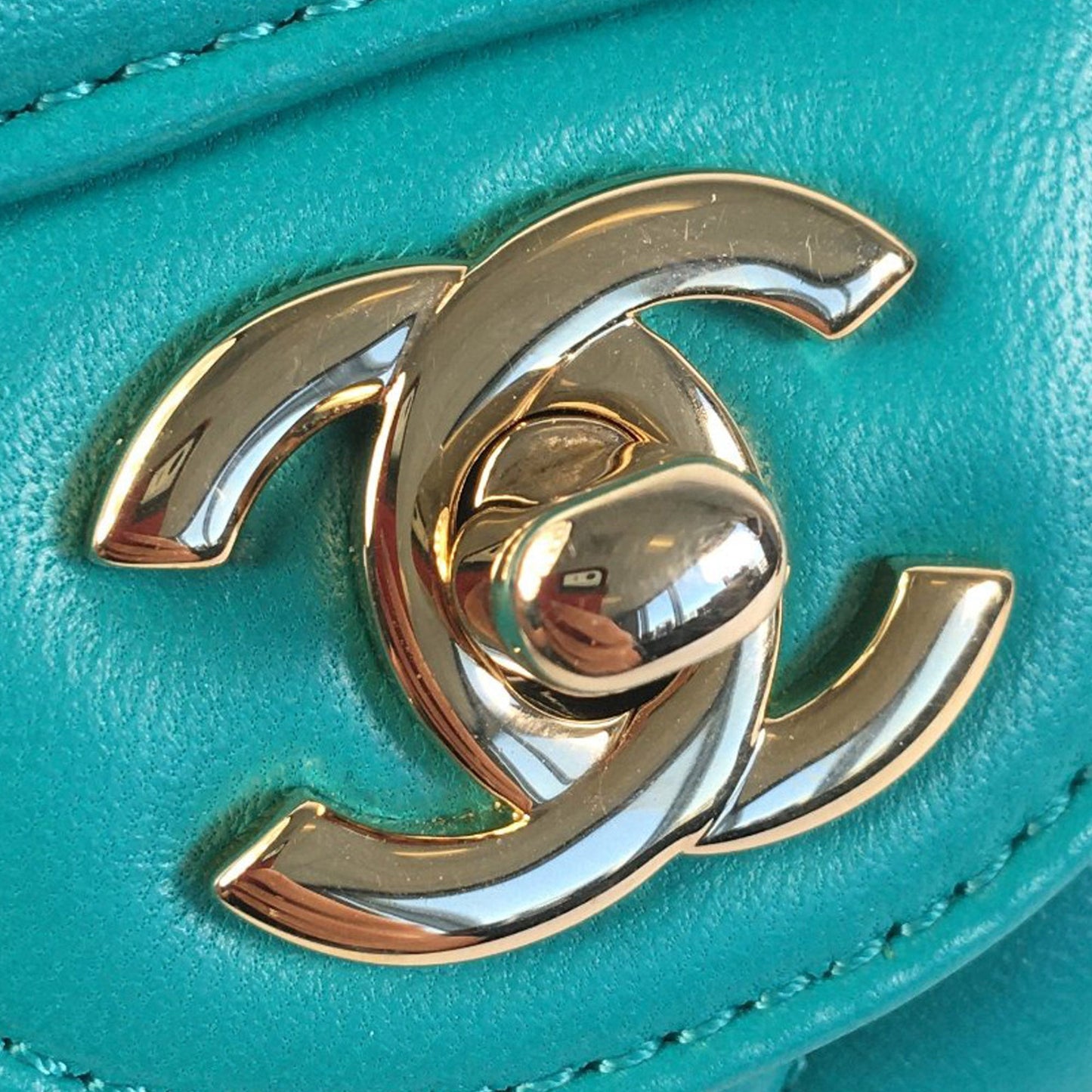Second hand Chanel Classic Single Flap Mini Lambskin Leather Chevron Shoulder Bag Green - Tabita Bags