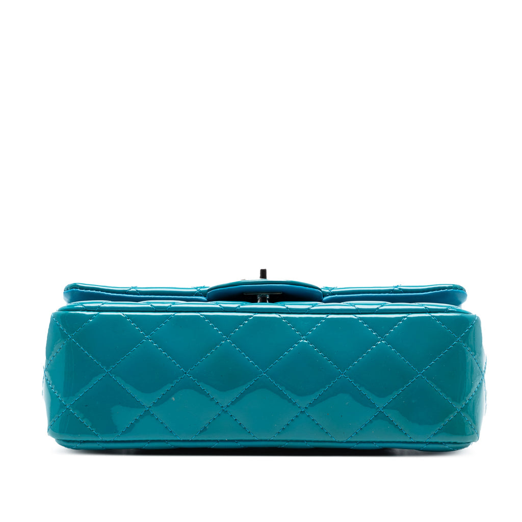 Second hand Chanel Classic Single Flap Mini Patent Leather Matelassè Shoulder Bag Blue - Tabita Bags