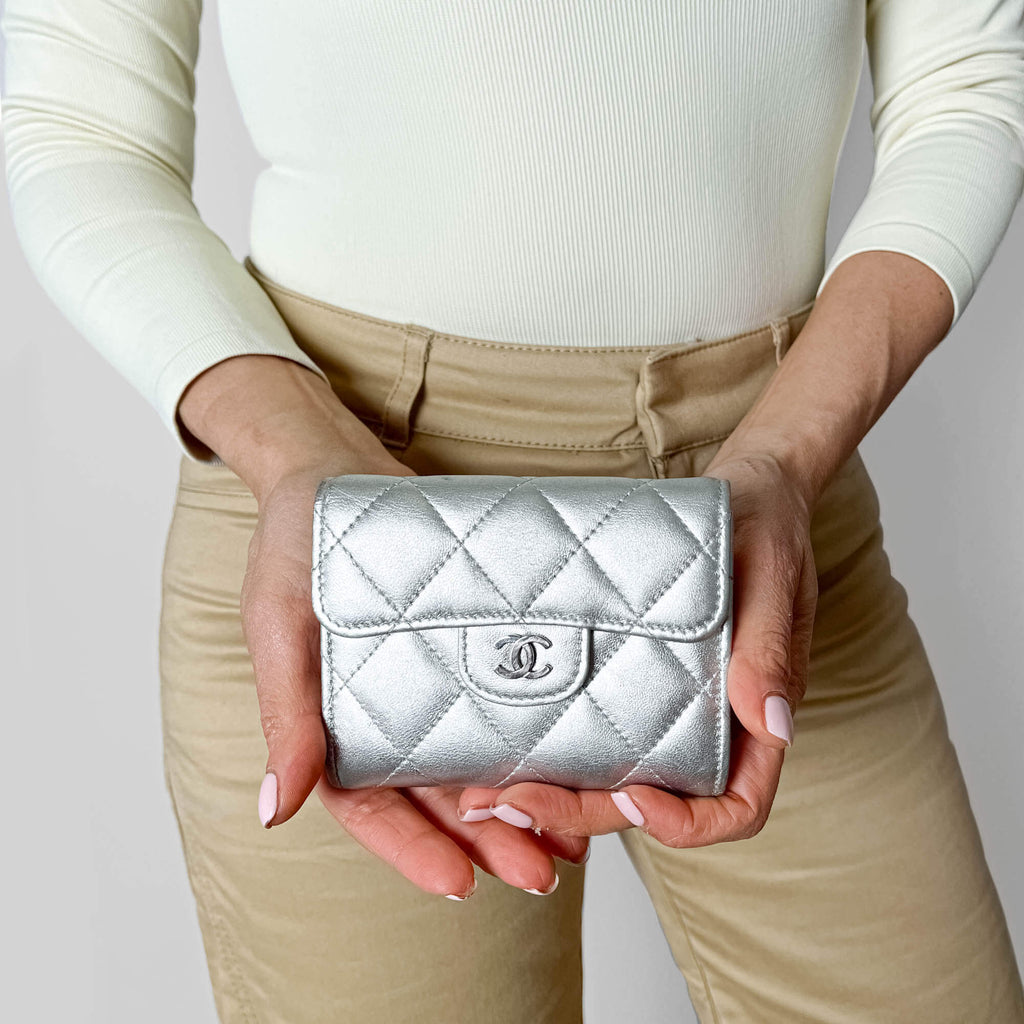 Second hand Chanel Classic Single Flap Small Matelassè Lambskin Leather Folding Wallet Metallic - Tabita Bags