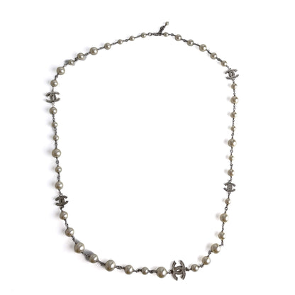 Second hand Chanel Crystal Pearls CC Metal & Faux Pearls 2 - Ways Long Necklace Silver - Tabita Bags