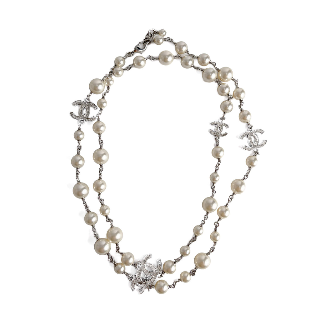 Second hand Chanel Crystal Pearls CC Metal & Faux Pearls 2 - Ways Long Necklace Silver - Tabita Bags