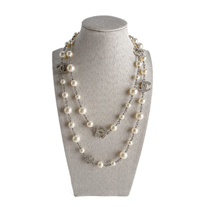 Second hand Chanel Crystal Pearls CC Metal & Faux Pearls 2 - Ways Long Necklace Silver - Tabita Bags
