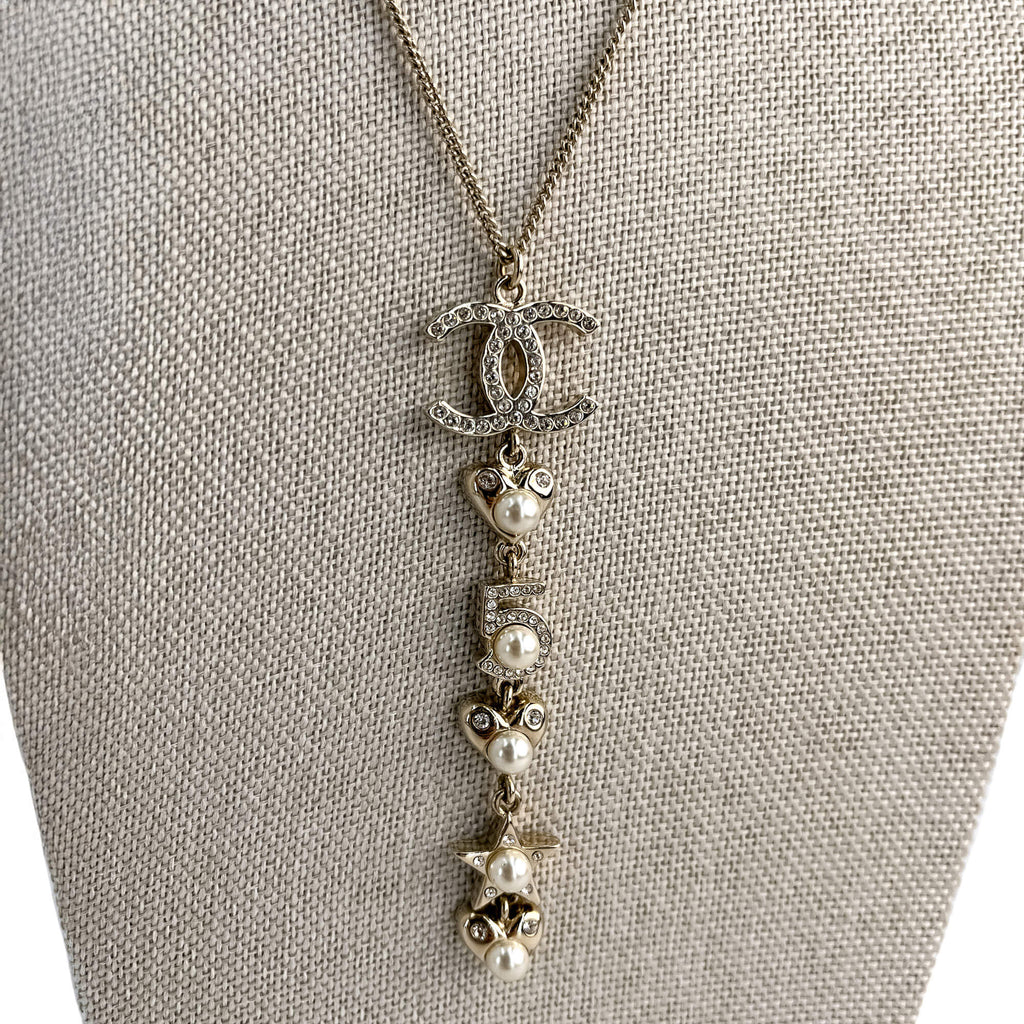 Second hand Chanel Crystal Pearls CC Metal & Faux Pearls Pedant - Tabita Bags
