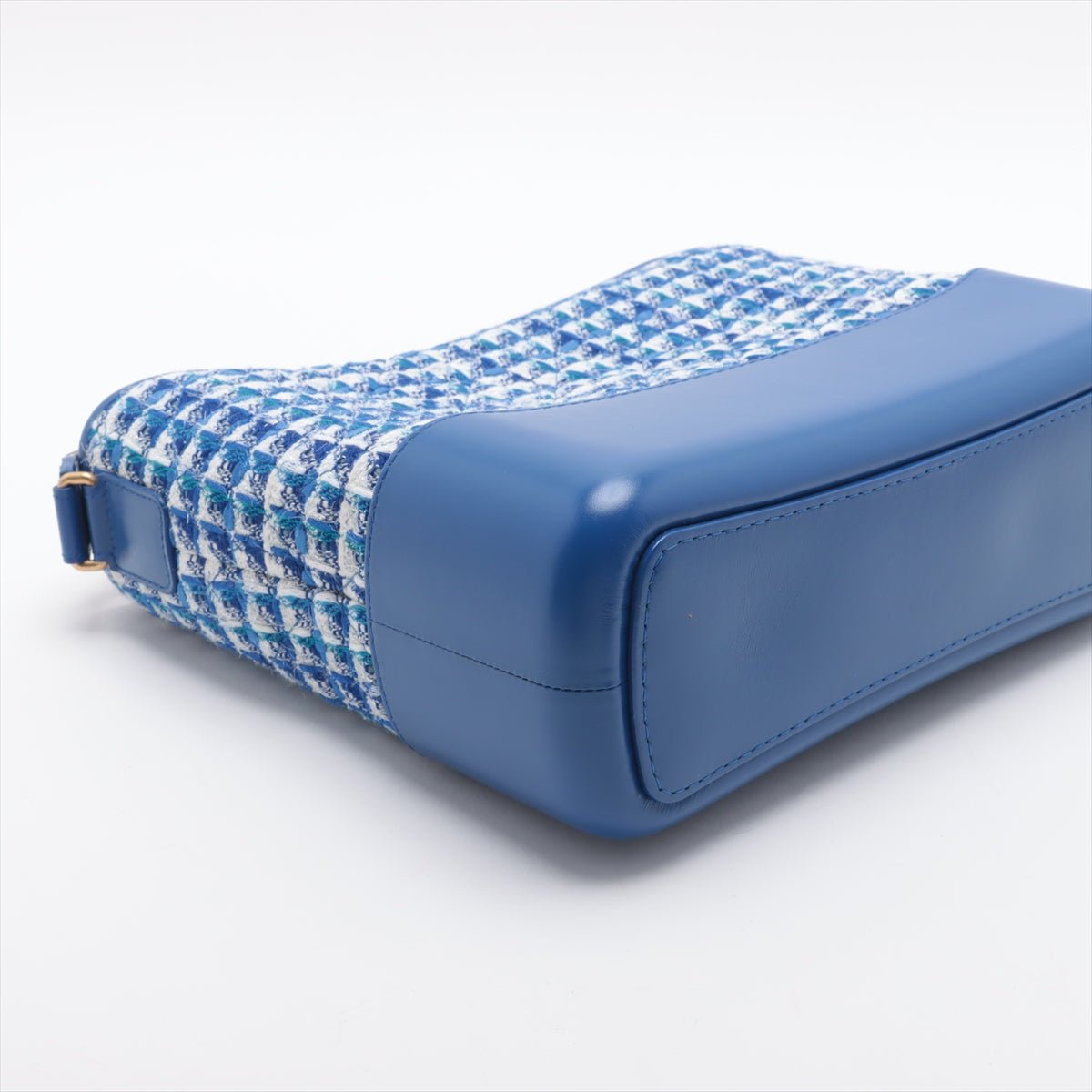 Second hand Chanel Gabrielle Medium Lambskin Leather Matelassè Shoulder Bag Tweed Blue - Tabita Bags